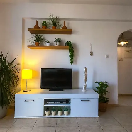 Ron's Pergola Apartment